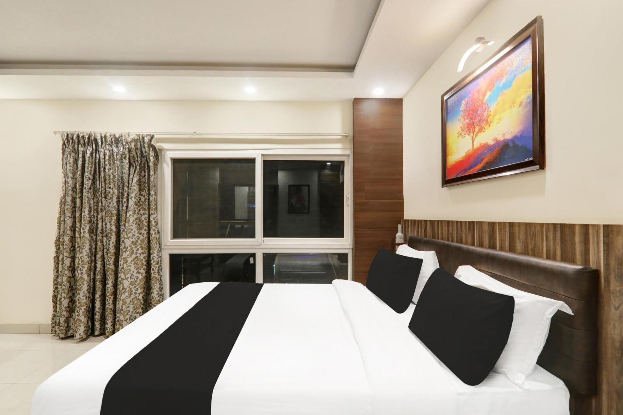 Super Townhouse Kankarbagh Formerly Kunwar Alcajars パトナー エクステリア 写真