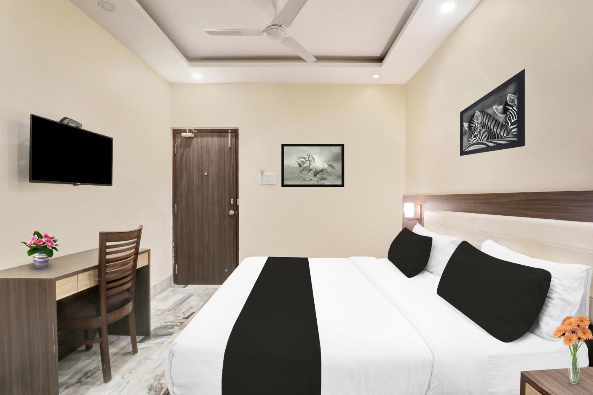 Super Townhouse Kankarbagh Formerly Kunwar Alcajars パトナー エクステリア 写真
