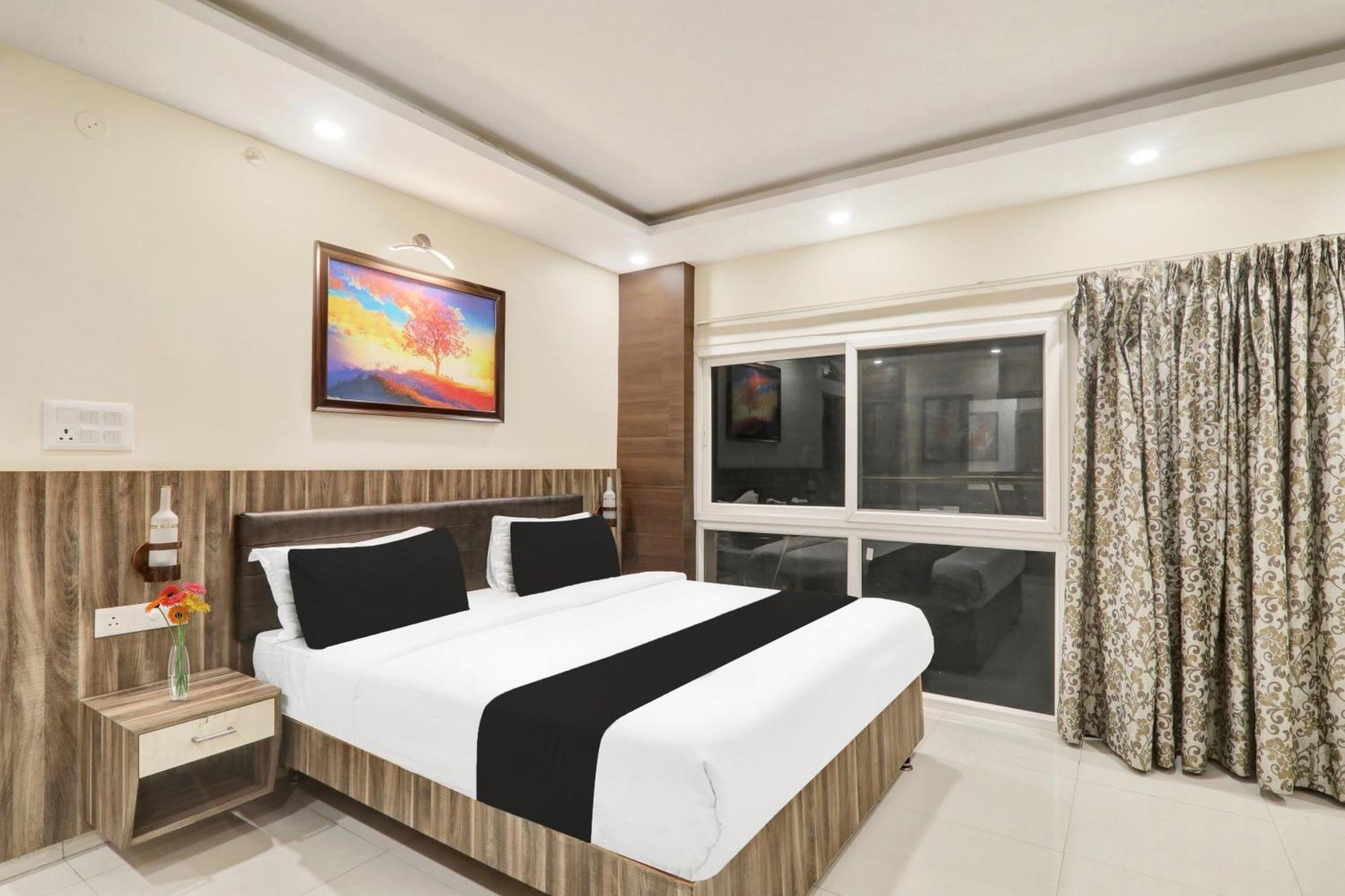 Super Townhouse Kankarbagh Formerly Kunwar Alcajars パトナー エクステリア 写真