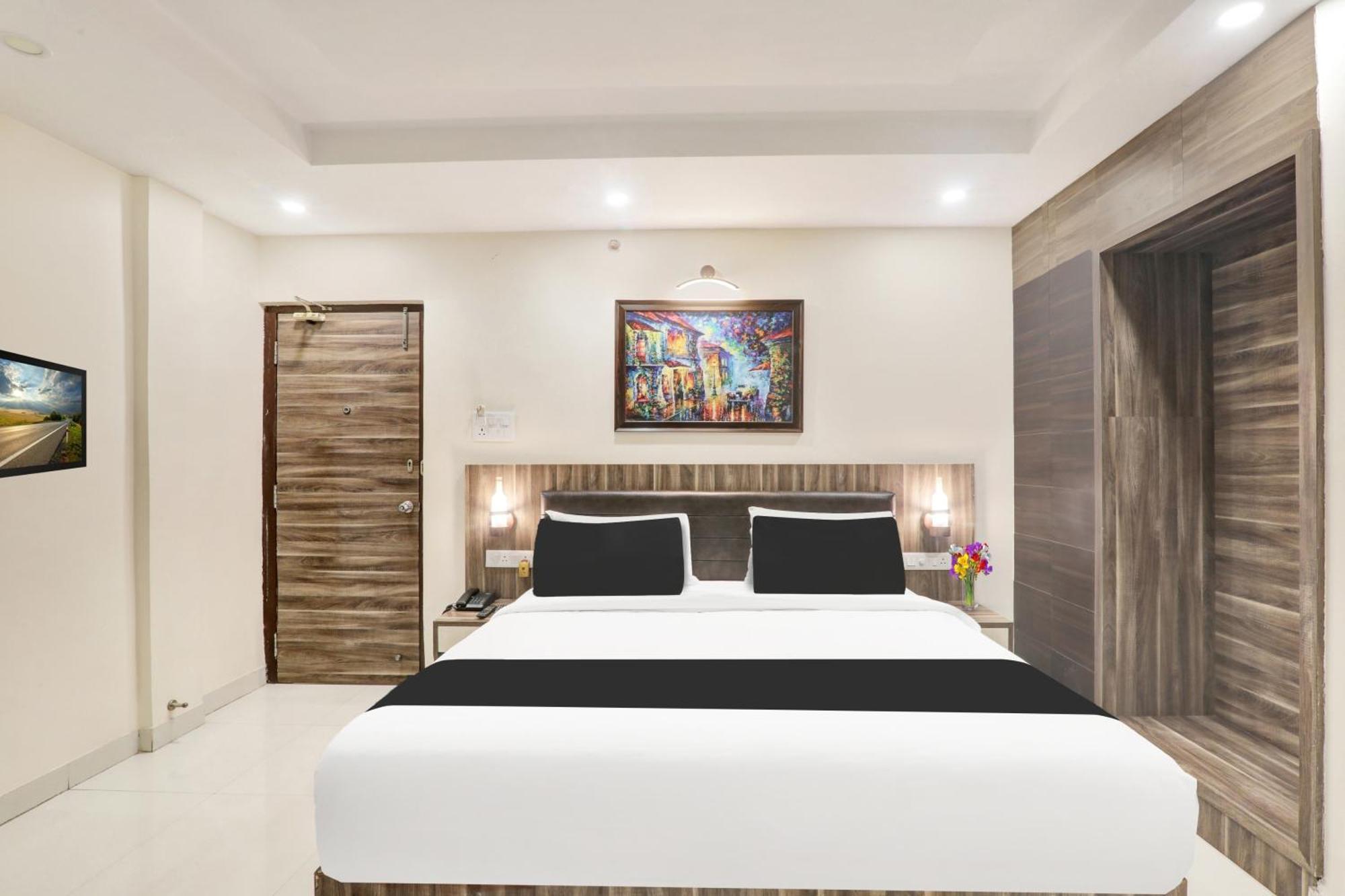Super Townhouse Kankarbagh Formerly Kunwar Alcajars パトナー エクステリア 写真