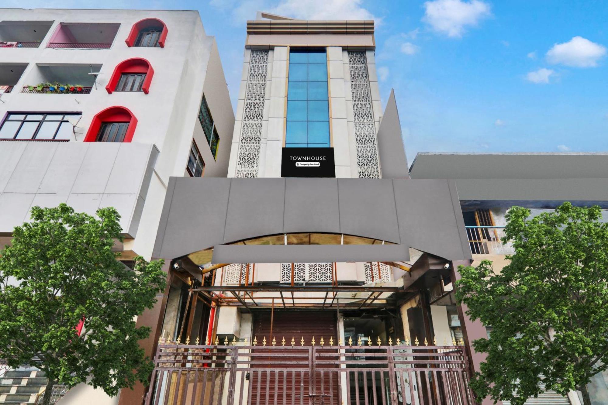 Super Townhouse Kankarbagh Formerly Kunwar Alcajars パトナー エクステリア 写真
