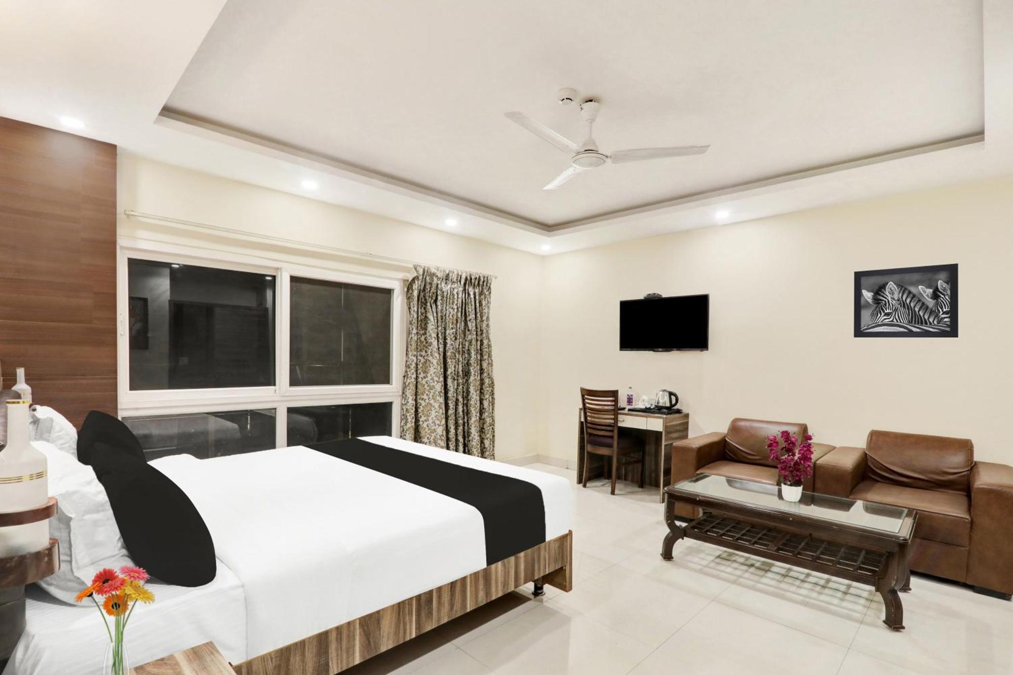 Super Townhouse Kankarbagh Formerly Kunwar Alcajars パトナー エクステリア 写真