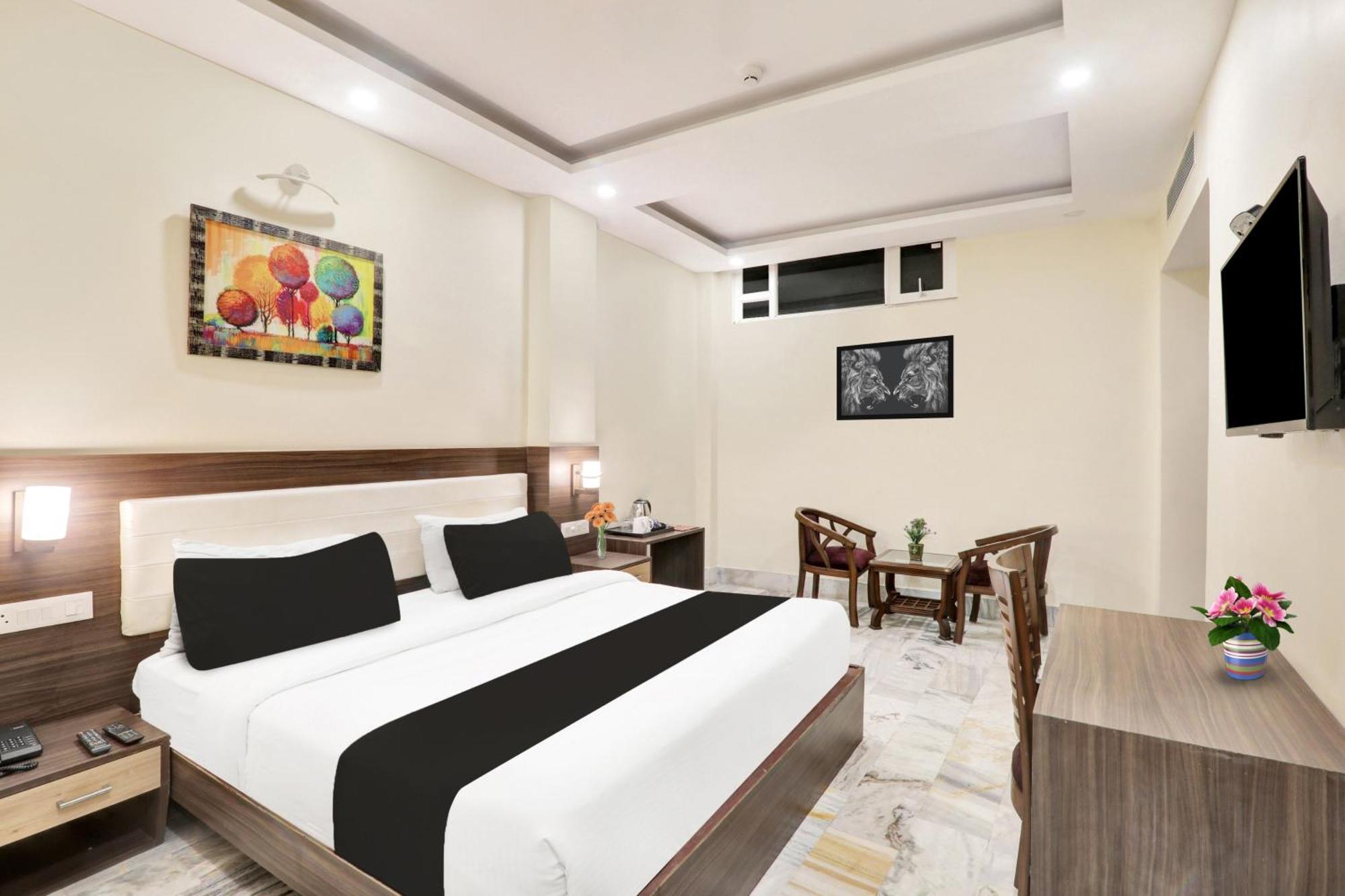 Super Townhouse Kankarbagh Formerly Kunwar Alcajars パトナー エクステリア 写真