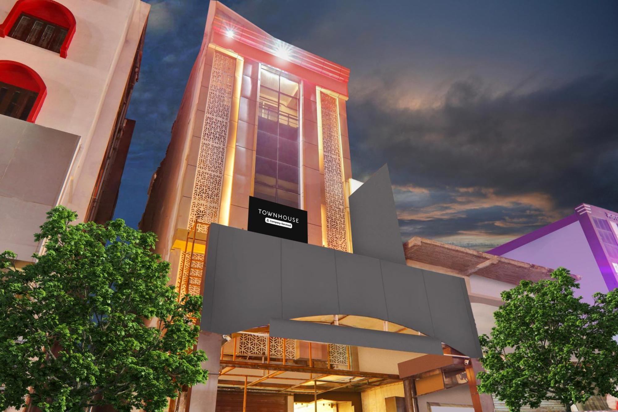 Super Townhouse Kankarbagh Formerly Kunwar Alcajars パトナー エクステリア 写真