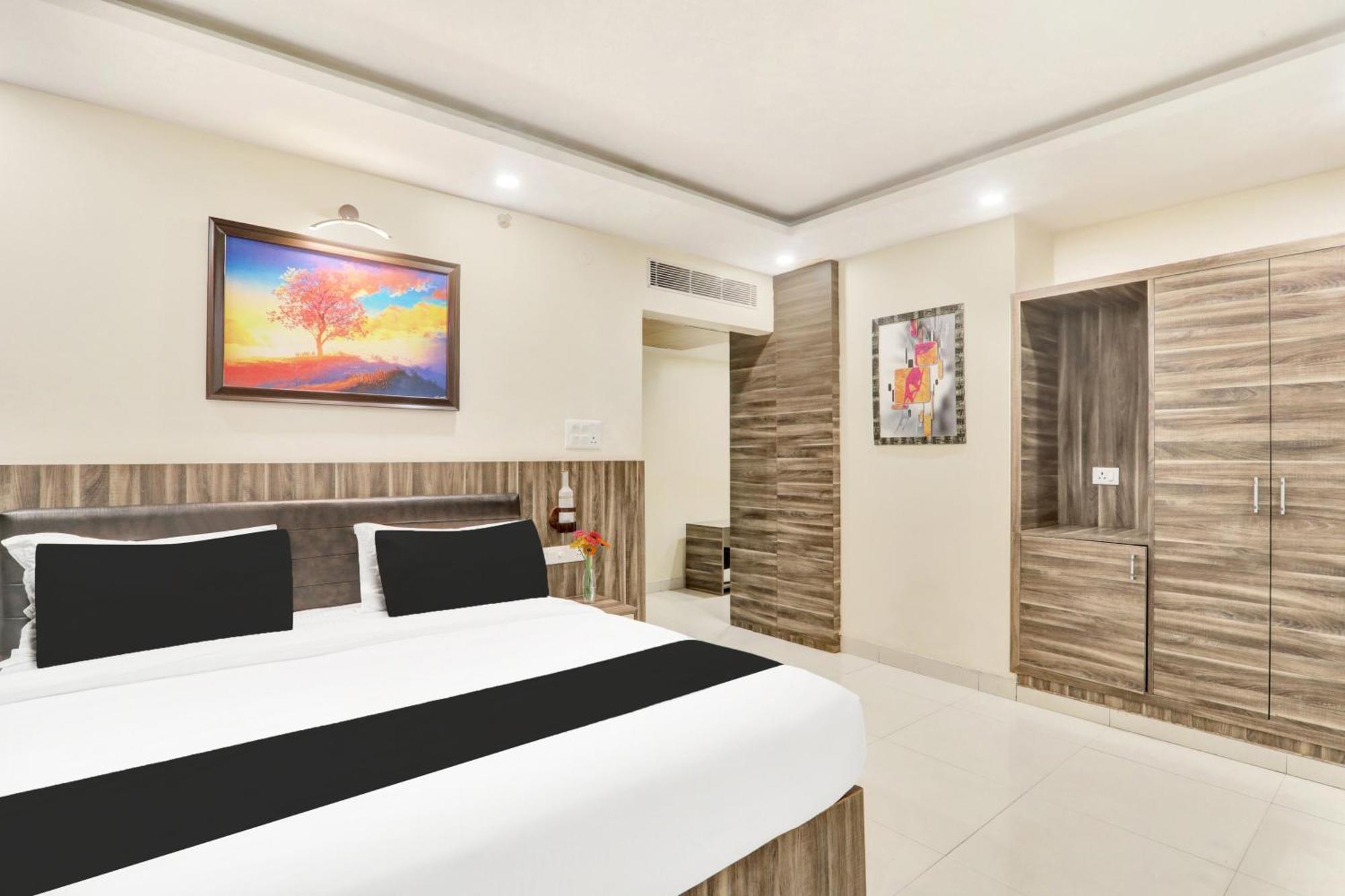 Super Townhouse Kankarbagh Formerly Kunwar Alcajars パトナー エクステリア 写真