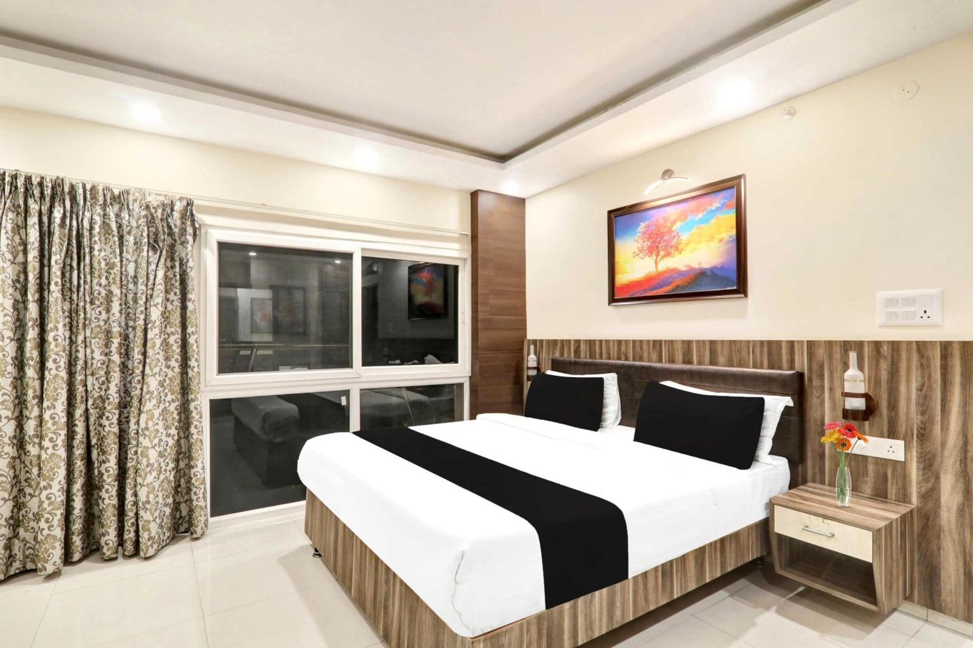 Super Townhouse Kankarbagh Formerly Kunwar Alcajars パトナー エクステリア 写真