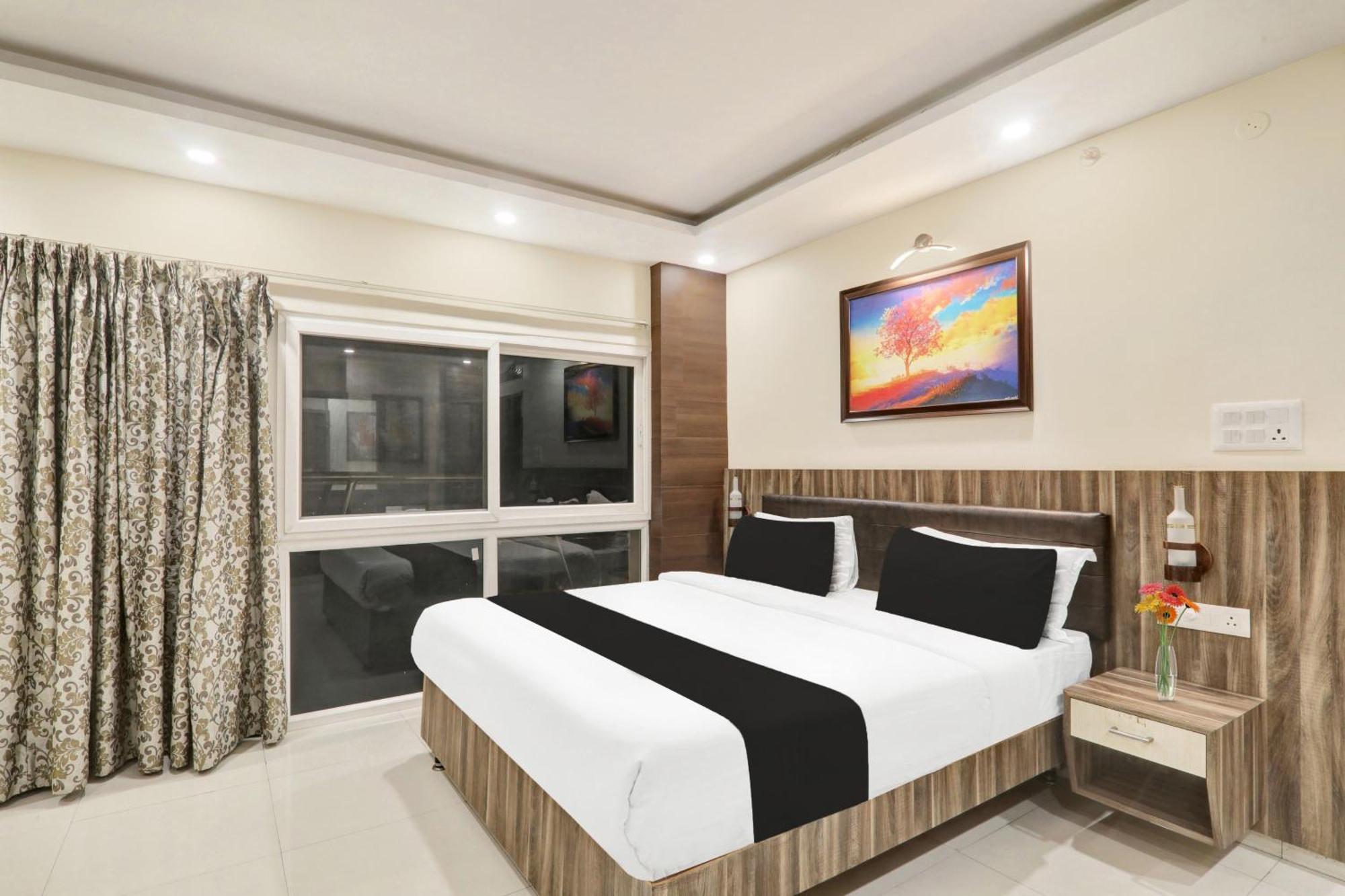 Super Townhouse Kankarbagh Formerly Kunwar Alcajars パトナー エクステリア 写真