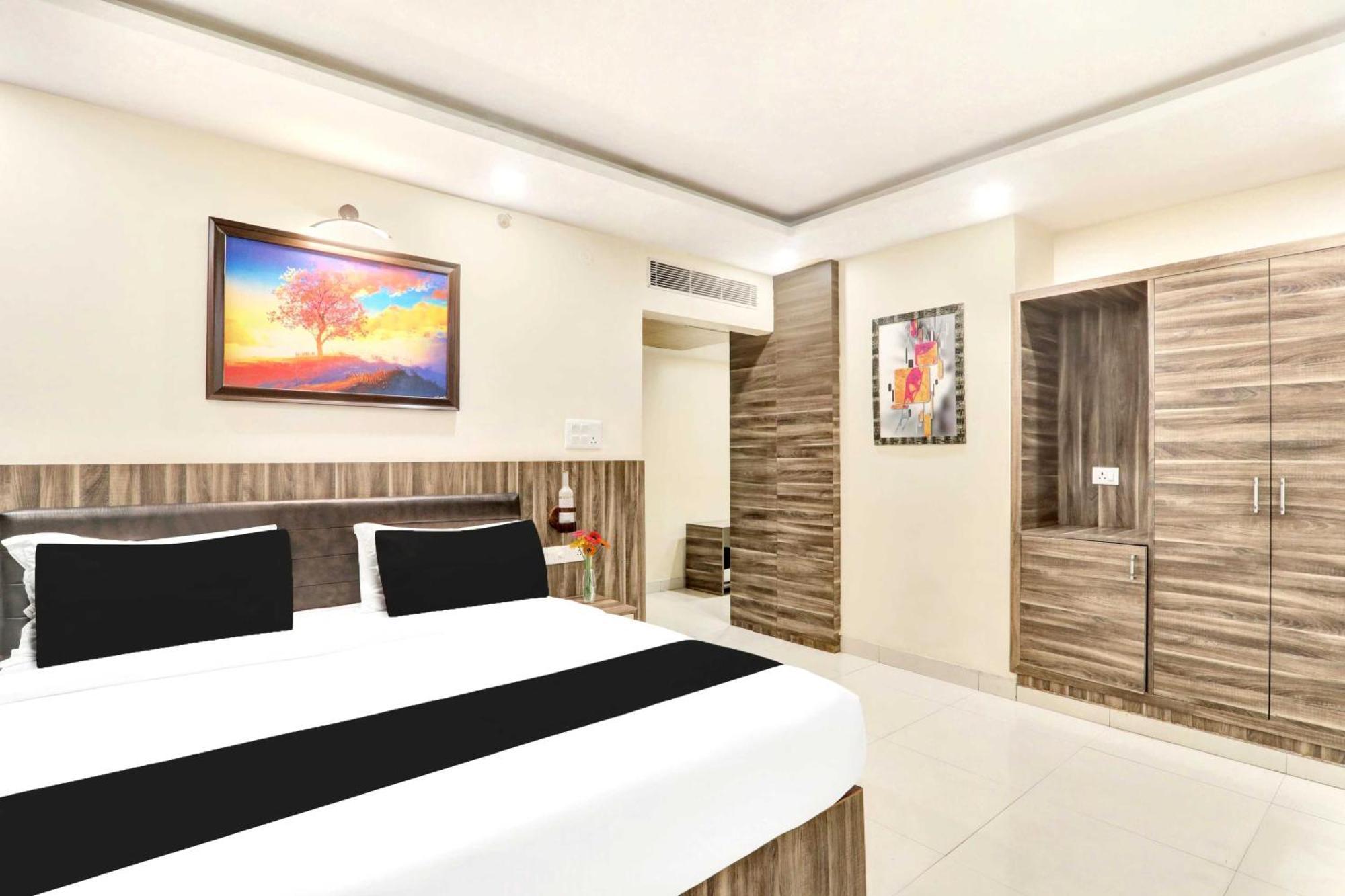 Super Townhouse Kankarbagh Formerly Kunwar Alcajars パトナー エクステリア 写真