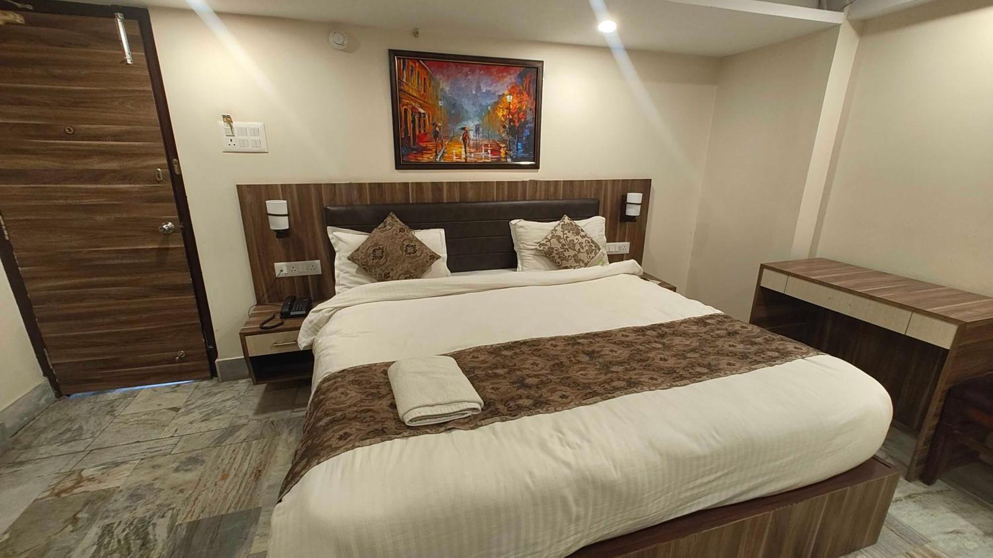 Super Townhouse Kankarbagh Formerly Kunwar Alcajars パトナー エクステリア 写真