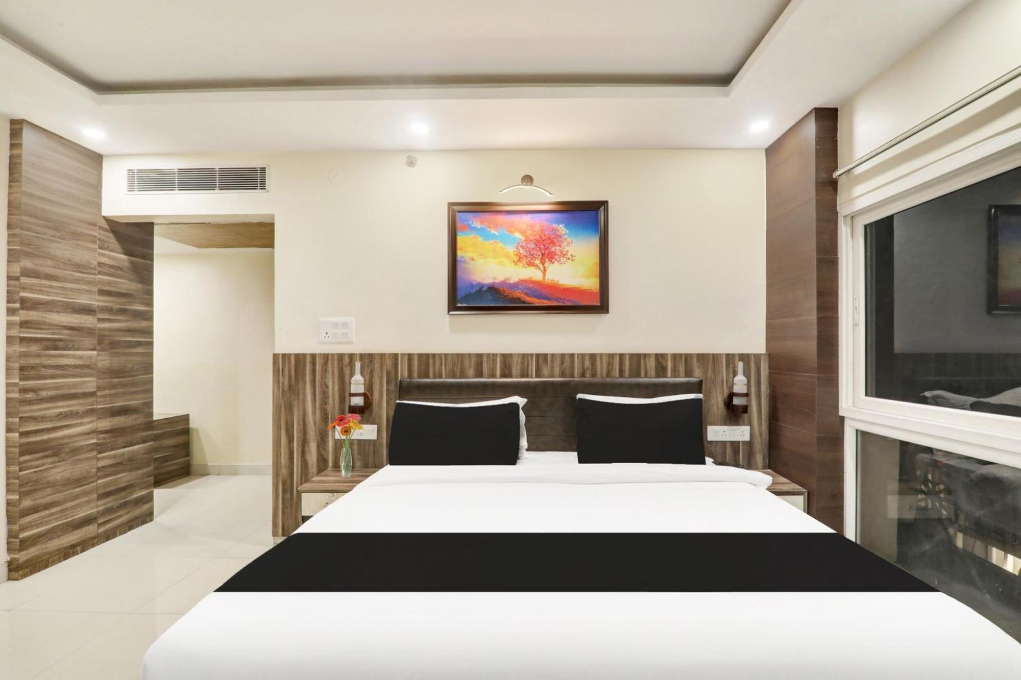 Super Townhouse Kankarbagh Formerly Kunwar Alcajars パトナー エクステリア 写真