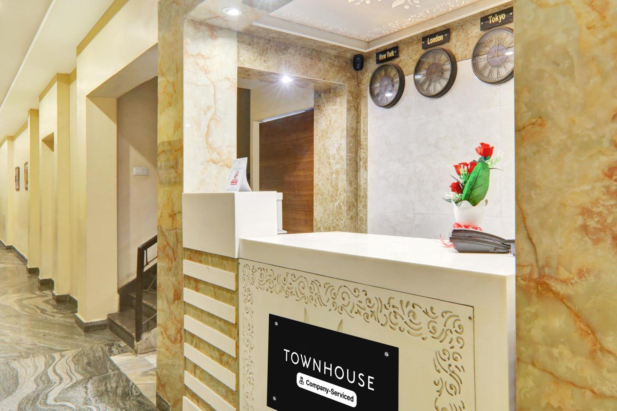 Super Townhouse Kankarbagh Formerly Kunwar Alcajars パトナー エクステリア 写真