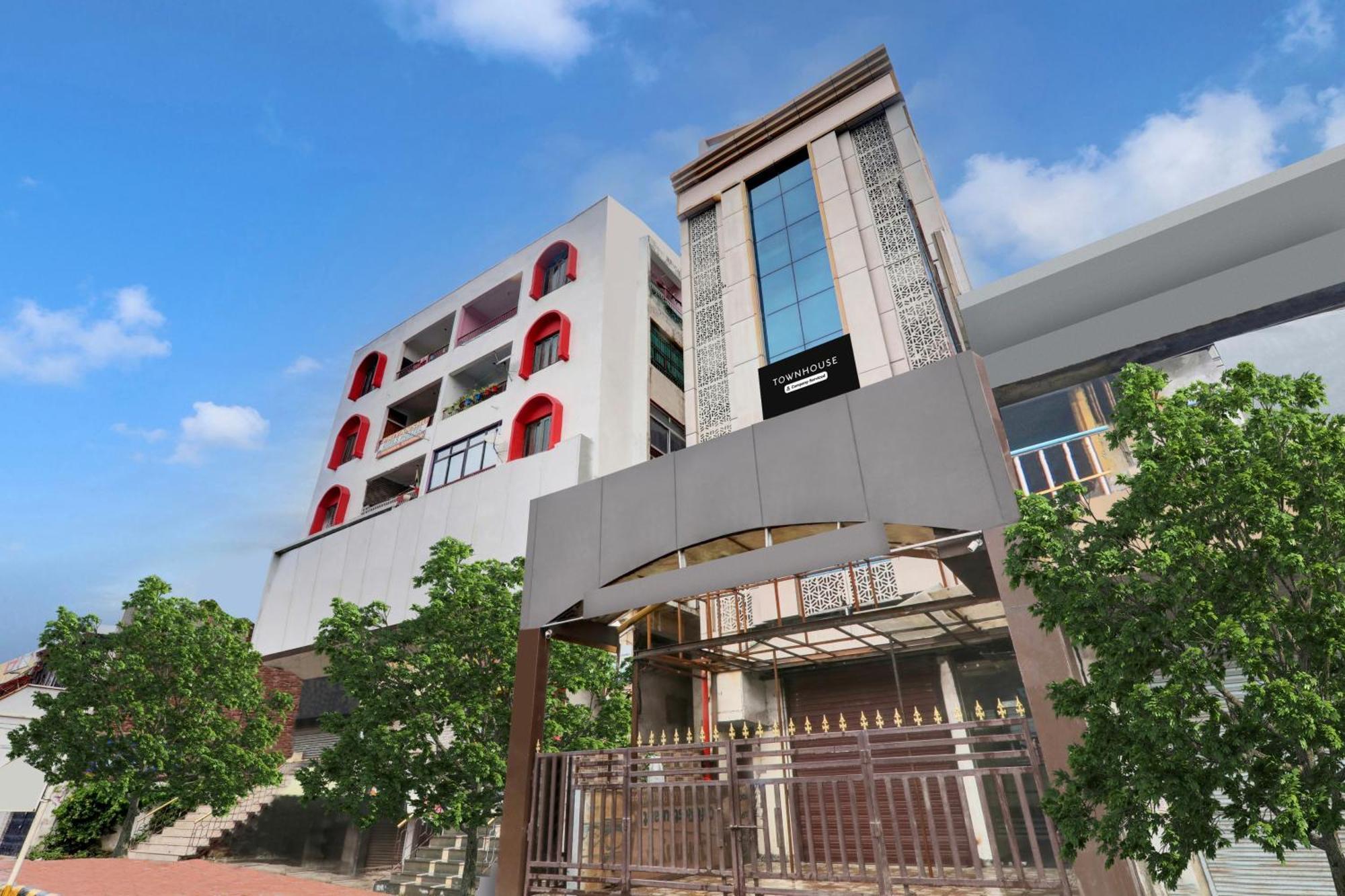 Super Townhouse Kankarbagh Formerly Kunwar Alcajars パトナー エクステリア 写真