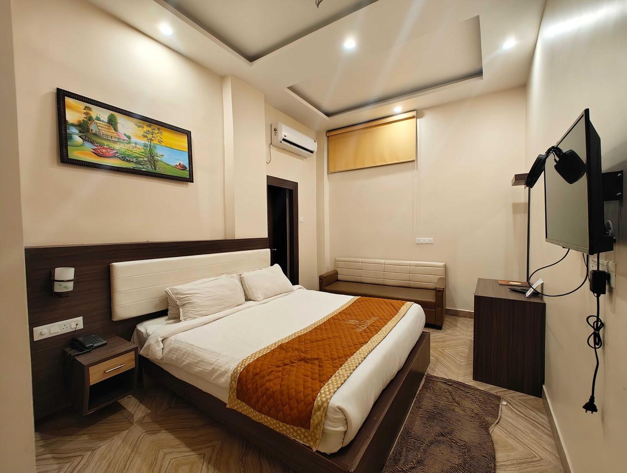 Super Townhouse Kankarbagh Formerly Kunwar Alcajars パトナー エクステリア 写真